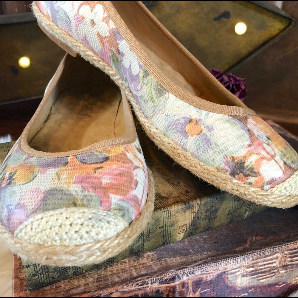 Michelle D woven rope flower flats!